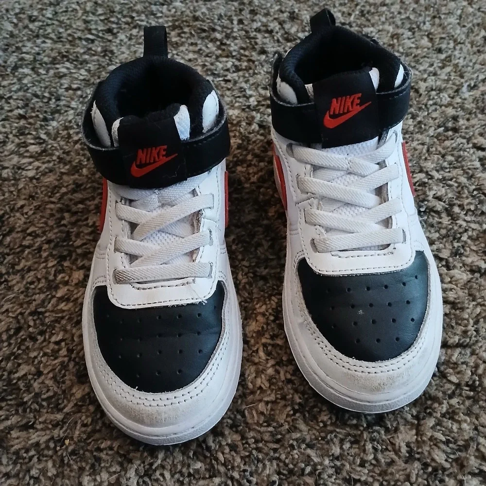 NIKE Court Borough Toddler Size 9 C Mid 2 Sneakers White Black Red